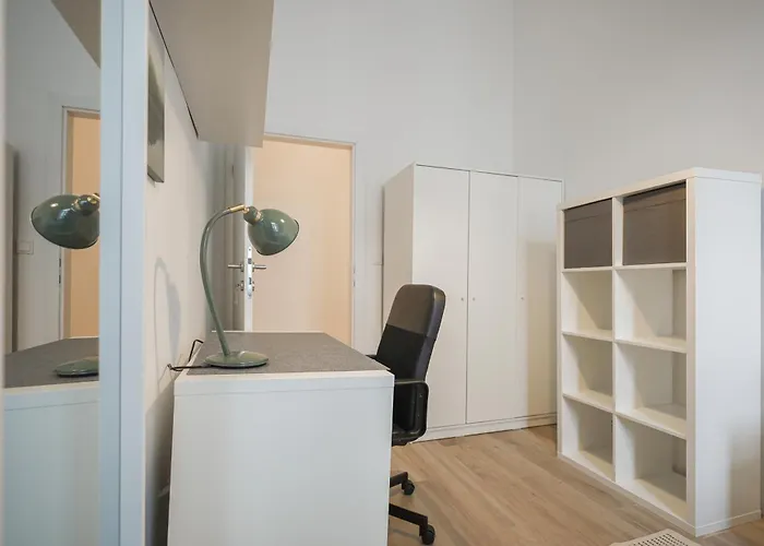 Near Naschmarkt & Karlsplatz شقة