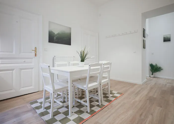 Near Naschmarkt & Karlsplatz شقة *