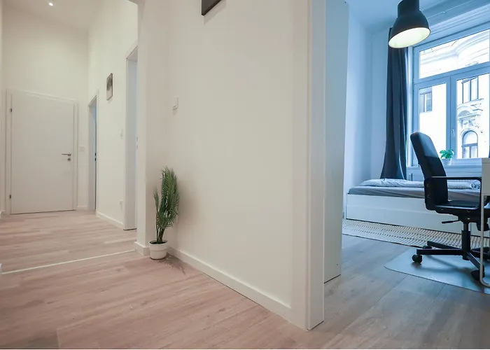 شقة Near Naschmarkt & Karlsplatz فيينا
