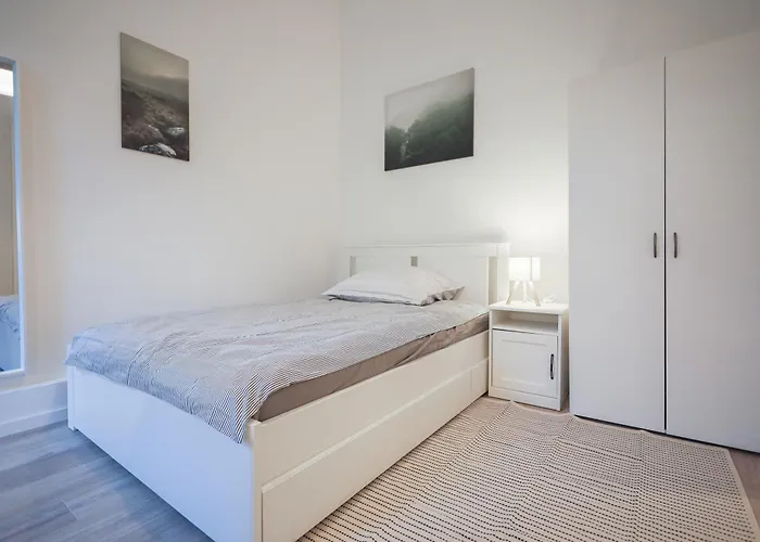 Near Naschmarkt & Karlsplatz شقة فيينا