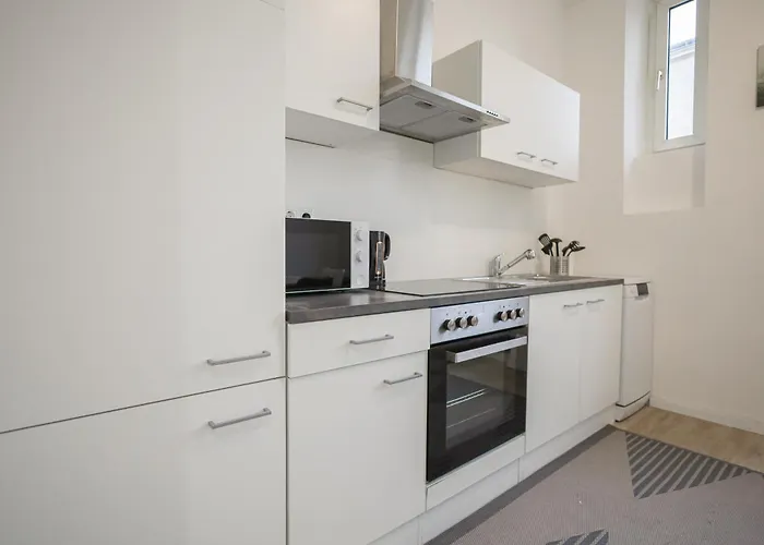 Near Naschmarkt & Karlsplatz شقة فيينا