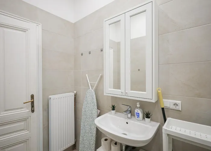 Near Naschmarkt & Karlsplatz شقة *