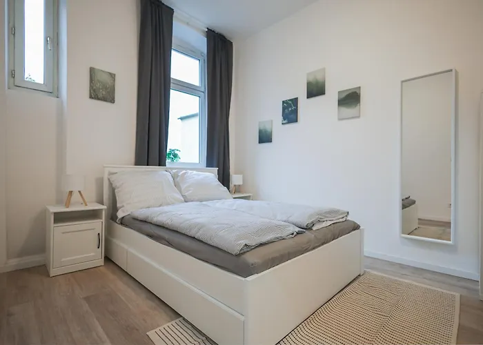 Near Naschmarkt & Karlsplatz فيينا